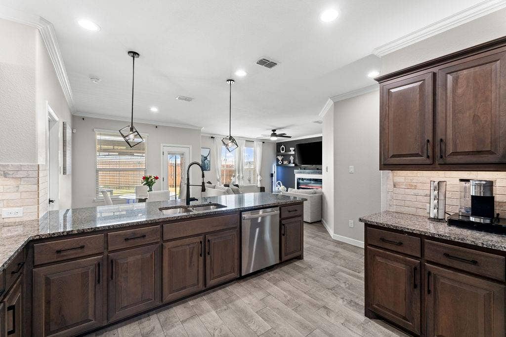 124 Wagon Mound, Waxahachie, TX 75167 124 Wagon Mound, Waxahachie, TX 75167