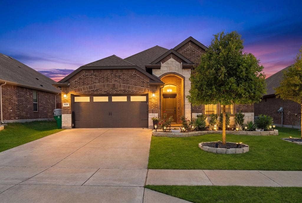 124 Wagon Mound, Waxahachie, TX 75167 124 Wagon Mound, Waxahachie, TX 75167