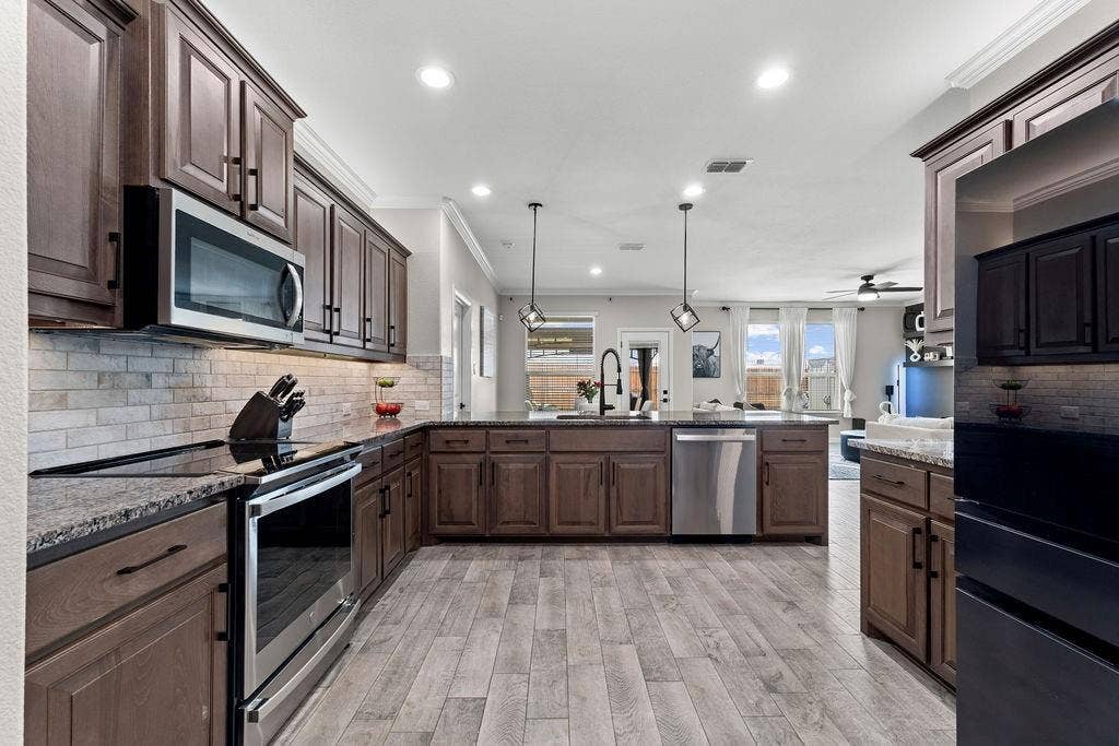 124 Wagon Mound, Waxahachie, TX 75167 124 Wagon Mound, Waxahachie, TX 75167