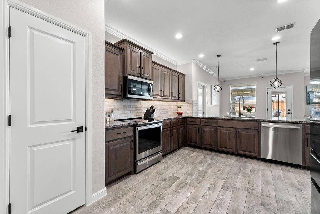 124 Wagon Mound, Waxahachie, TX 75167 124 Wagon Mound, Waxahachie, TX 75167