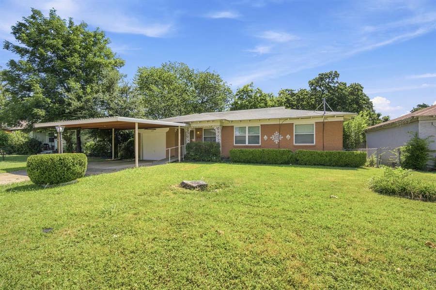 Property photo for 638 Odeneal Street, Dallas, TX