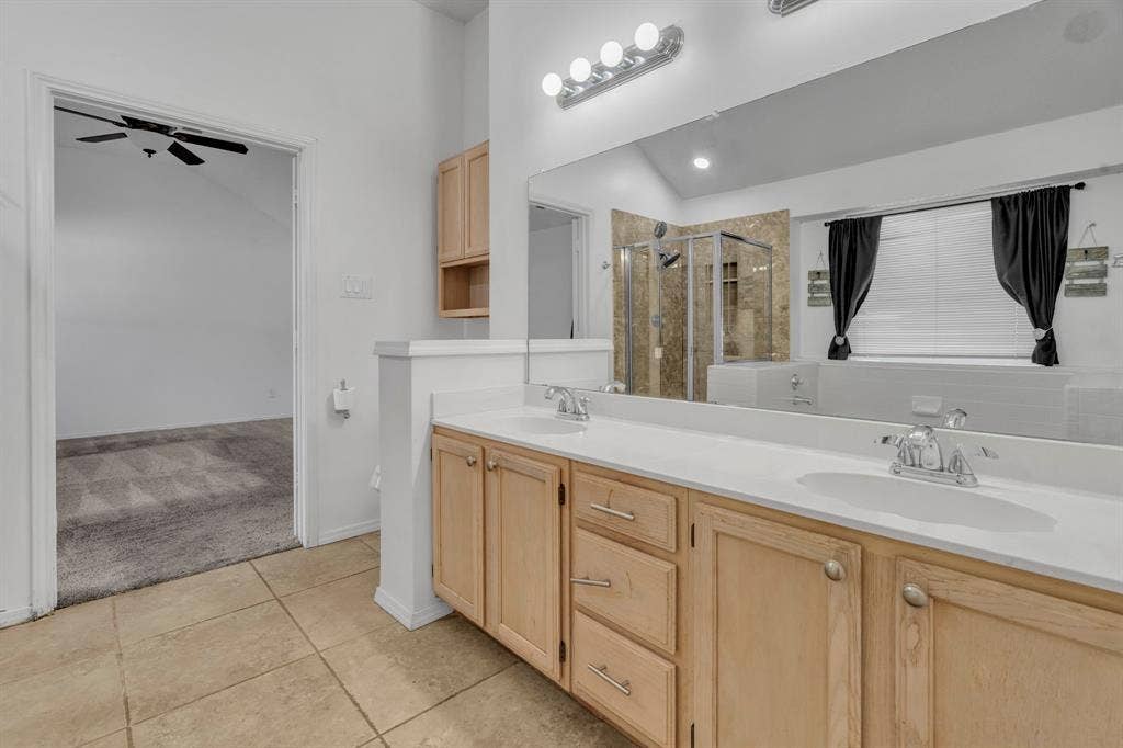 810 Moore Street, Cedar Hill, TX 75104 810 Moore Street, Cedar Hill, TX 75104