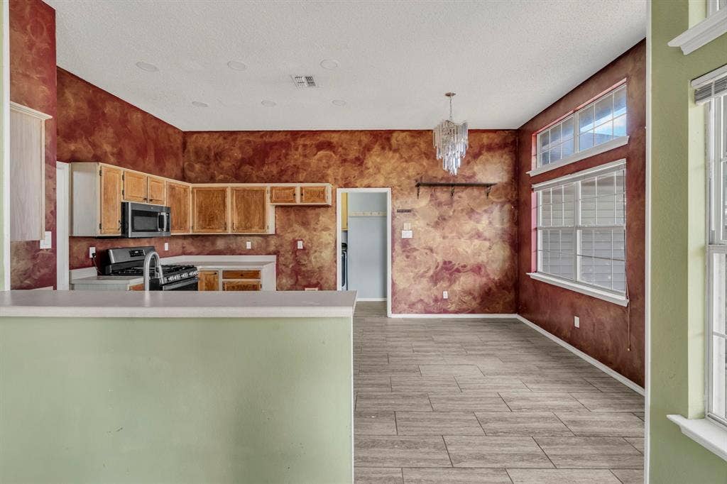 810 Moore Street, Cedar Hill, TX 75104 810 Moore Street, Cedar Hill, TX 75104