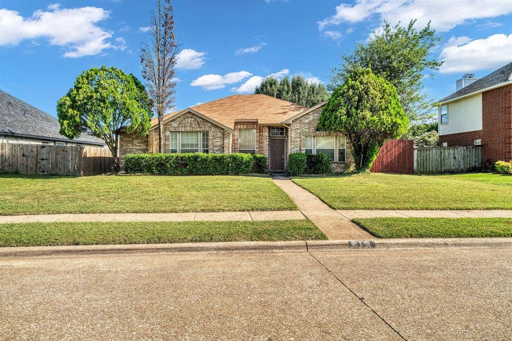 810 Moore Street, Cedar Hill, TX 75104 810 Moore Street, Cedar Hill, TX 75104