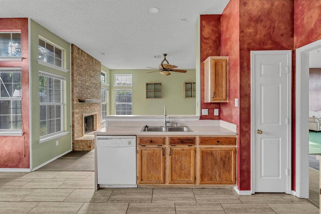 810 Moore Street, Cedar Hill, TX 75104 810 Moore Street, Cedar Hill, TX 75104
