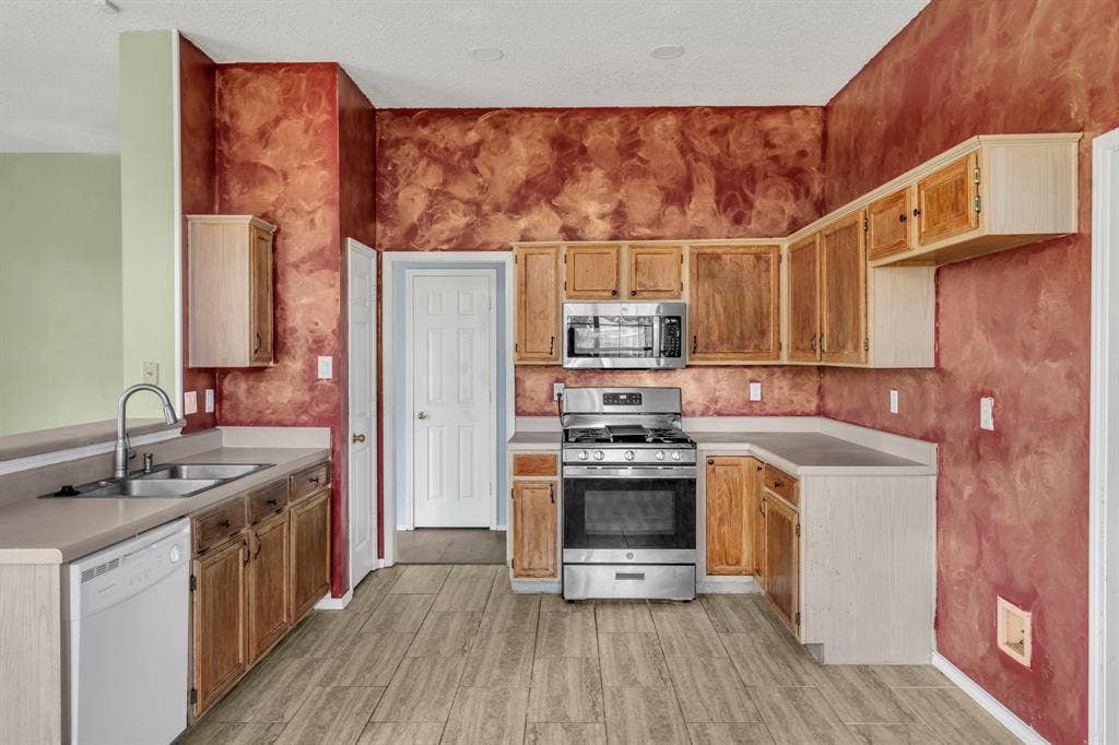 810 Moore Street, Cedar Hill, TX 75104 810 Moore Street, Cedar Hill, TX 75104