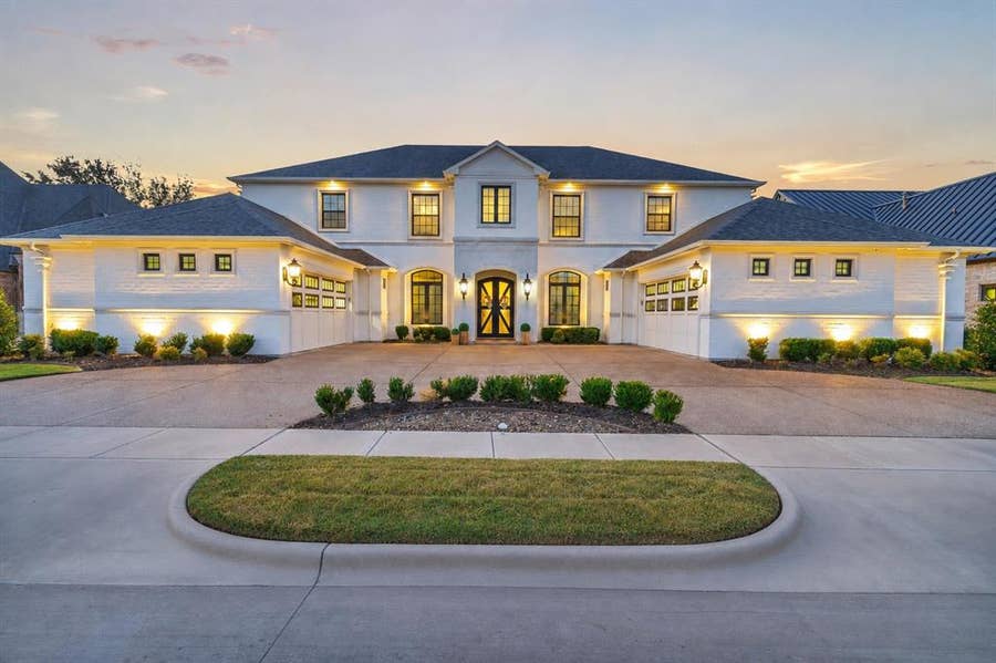 Property photo for 1008 Quarry Court, Granbury, TX