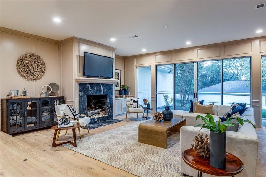 Property photo for 9563 Windy Knoll Drive, Dallas, TX