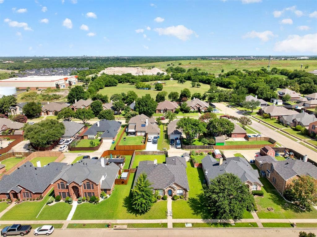 2713 Planetree Drive, Rowlett, TX 75089 2713 Planetree Drive, Rowlett, TX 75089