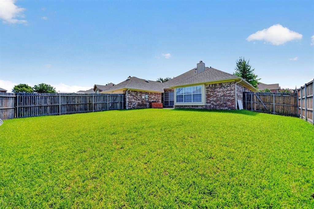 2713 Planetree Drive, Rowlett, TX 75089 2713 Planetree Drive, Rowlett, TX 75089