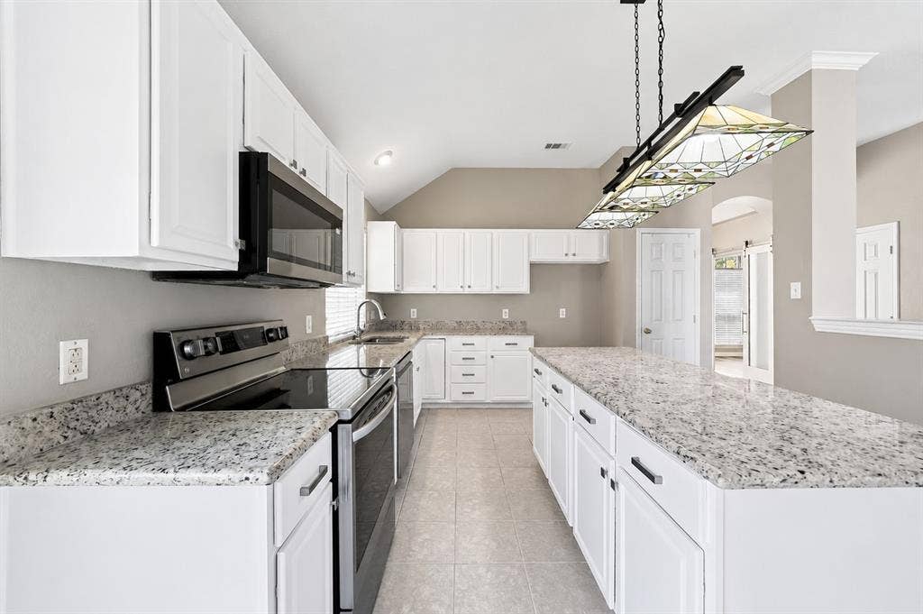 2713 Planetree Drive, Rowlett, TX 75089 2713 Planetree Drive, Rowlett, TX 75089