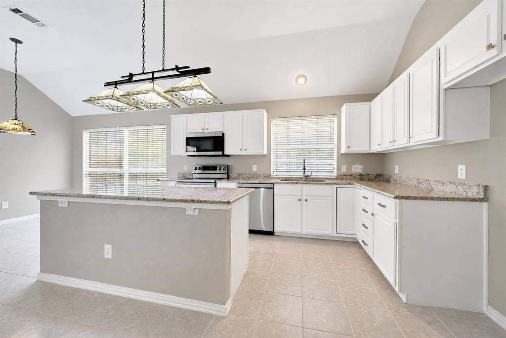 2713 Planetree Drive, Rowlett, TX 75089 2713 Planetree Drive, Rowlett, TX 75089