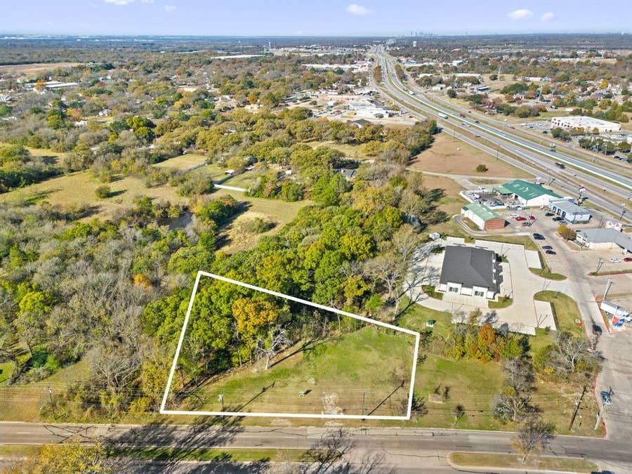 Property photo for 401 E Malloy Bridge Road, Seagoville, TX