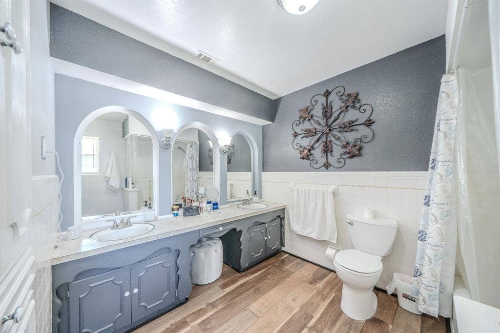 2233 Westfield Street, Grand Prairie, TX 75050 2233 Westfield Street, Grand Prairie, TX 75050