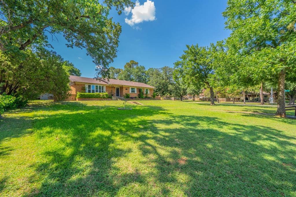 2233 Westfield Street, Grand Prairie, TX 75050 2233 Westfield Street, Grand Prairie, TX 75050