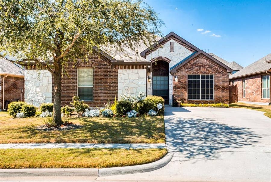 Property photo for 1404 Pillar Bluff Way, McKinney, TX
