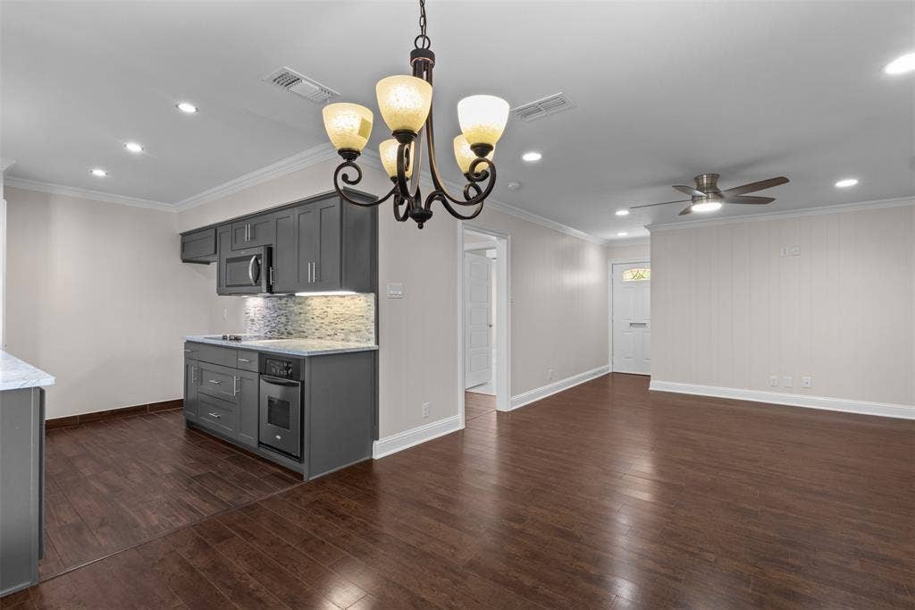 2441 Miller Street, Grand Prairie, TX 75051 2441 Miller Street, Grand Prairie, TX 75051