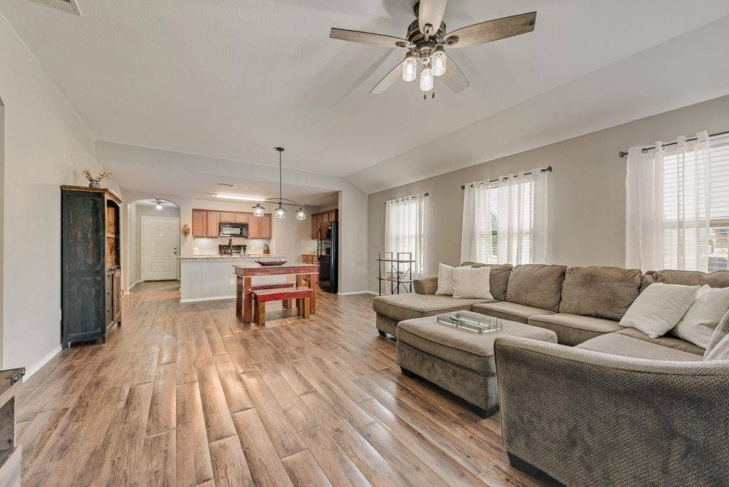 1204 Savannah Ridge Drive, Princeton, TX 75407 1204 Savannah Ridge Drive, Princeton, TX 75407