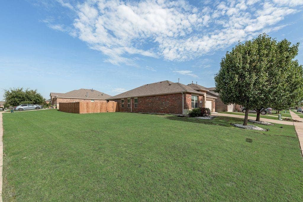 1204 Savannah Ridge Drive, Princeton, TX 75407 Large corner lot