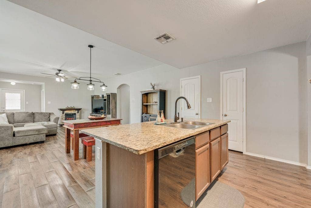 1204 Savannah Ridge Drive, Princeton, TX 75407 1204 Savannah Ridge Drive, Princeton, TX 75407