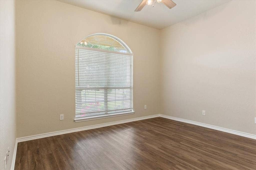6537 Mundo Drive, Waco, TX 76712 6537 Mundo Drive, Waco, TX 76712
