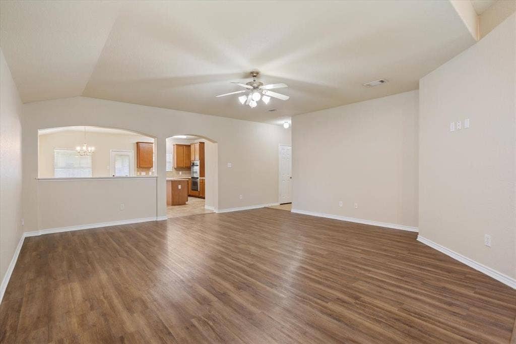6537 Mundo Drive, Waco, TX 76712 6537 Mundo Drive, Waco, TX 76712