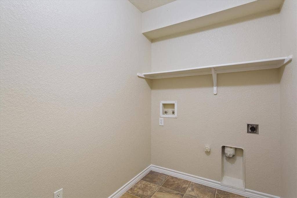6537 Mundo Drive, Waco, TX 76712 6537 Mundo Drive, Waco, TX 76712
