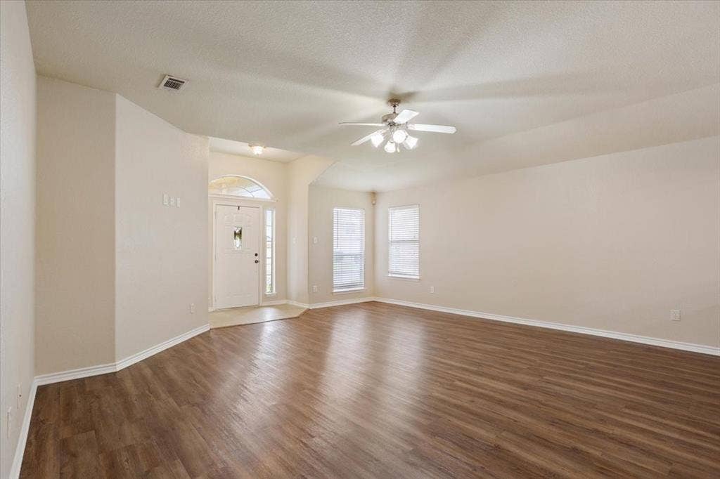 6537 Mundo Drive, Waco, TX 76712 6537 Mundo Drive, Waco, TX 76712