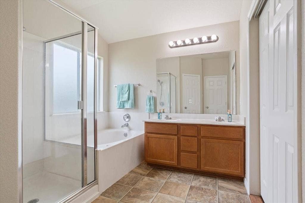 6537 Mundo Drive, Waco, TX 76712 6537 Mundo Drive, Waco, TX 76712