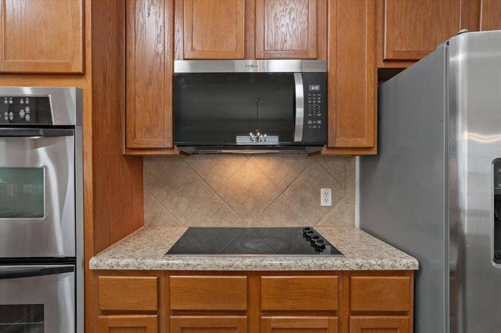 6537 Mundo Drive, Waco, TX 76712 6537 Mundo Drive, Waco, TX 76712