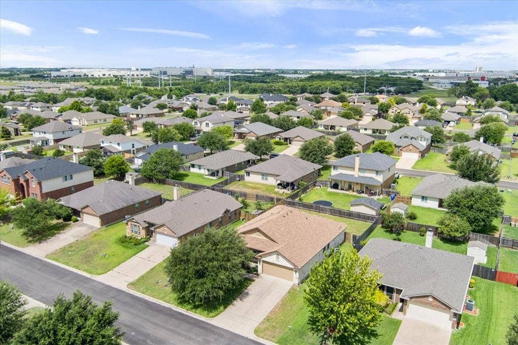 6537 Mundo Drive, Waco, TX 76712 6537 Mundo Drive, Waco, TX 76712