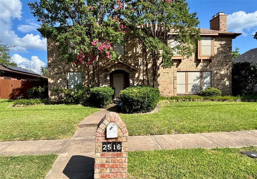 Property photo for 2516 Creek Crossing Road, Mesquite, TX