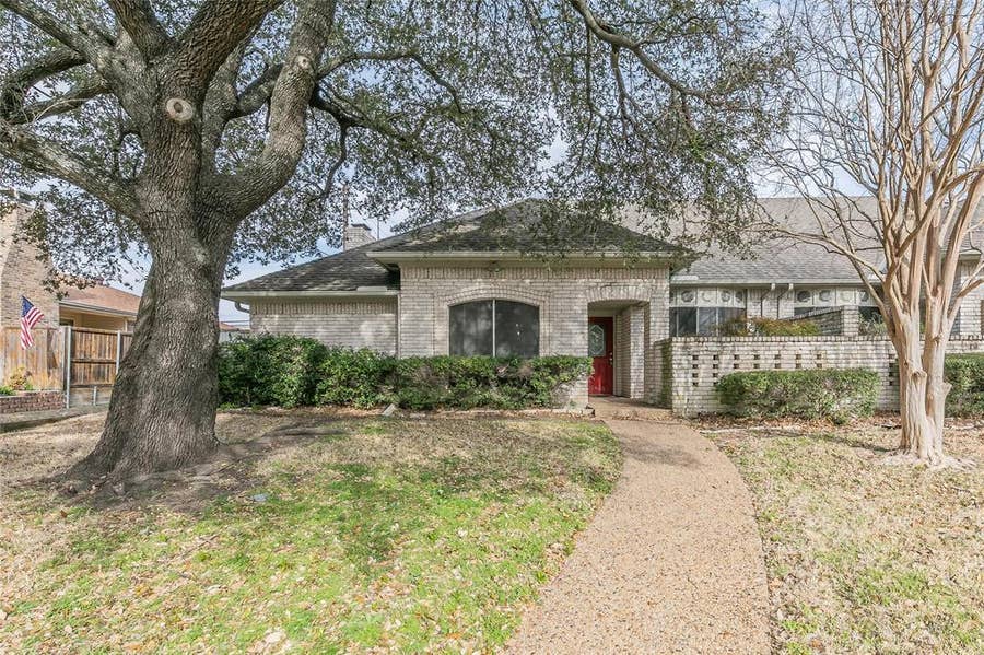 Property photo for 16404 Lauder Lane, Dallas, TX