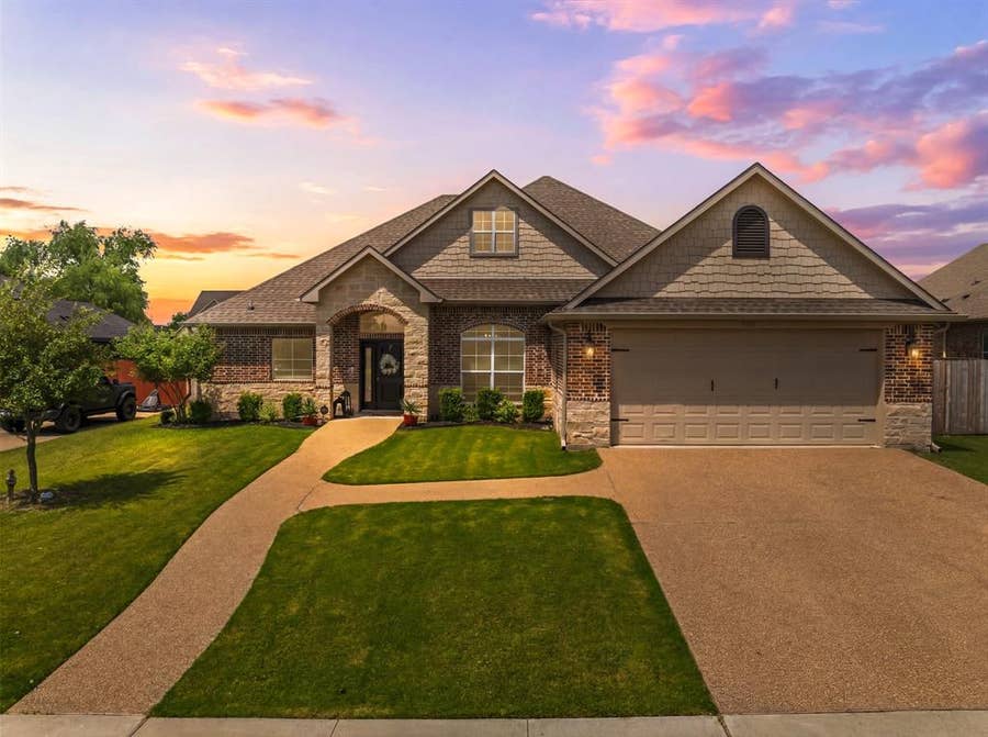 Property photo for 386 Cavitt Court, Robinson, TX