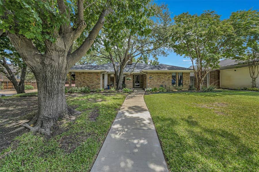 Property photo for 4020 Flintridge Drive, Irving, TX