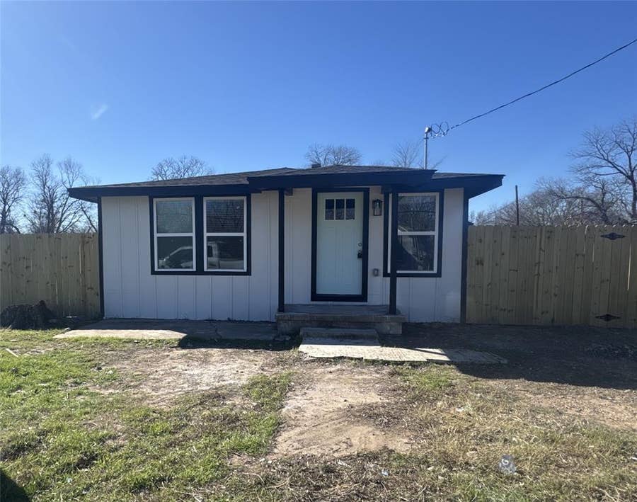 Property photo for 1128 Texas Street, Waco, TX