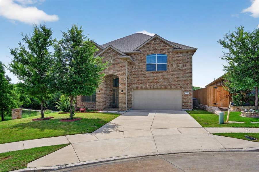 Property photo for 3912 Crater Circle, Fort Worth, TX
