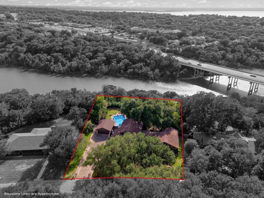 Property photo for 3716 Laguna Vista Drive, Waco, TX