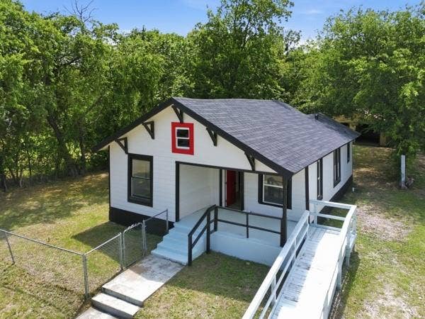Property photo for 910 Loney Street, Fort Worth, TX