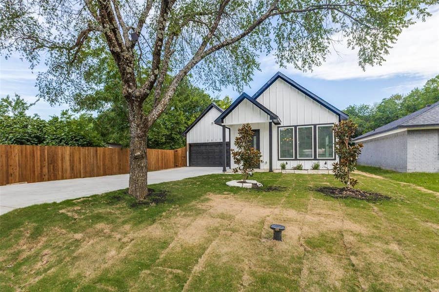 Property photo for 2317 Jordan Valley Road, Dallas, TX
