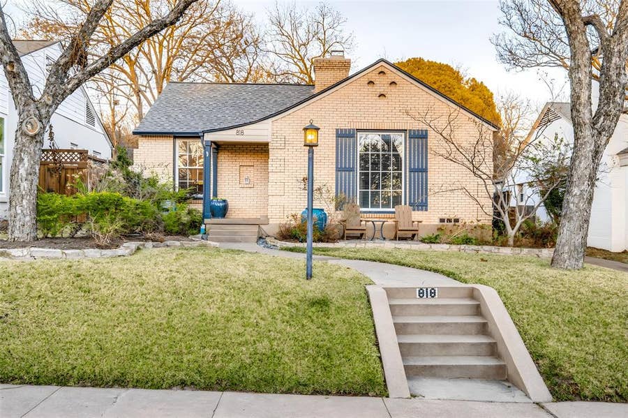 Property photo for 818 Valencia Street, Dallas, TX