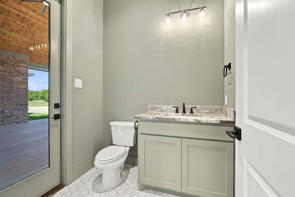 6450 McChesney Drive, Midlothian, TX 76065 6450 McChesney Drive, Midlothian, TX 76065