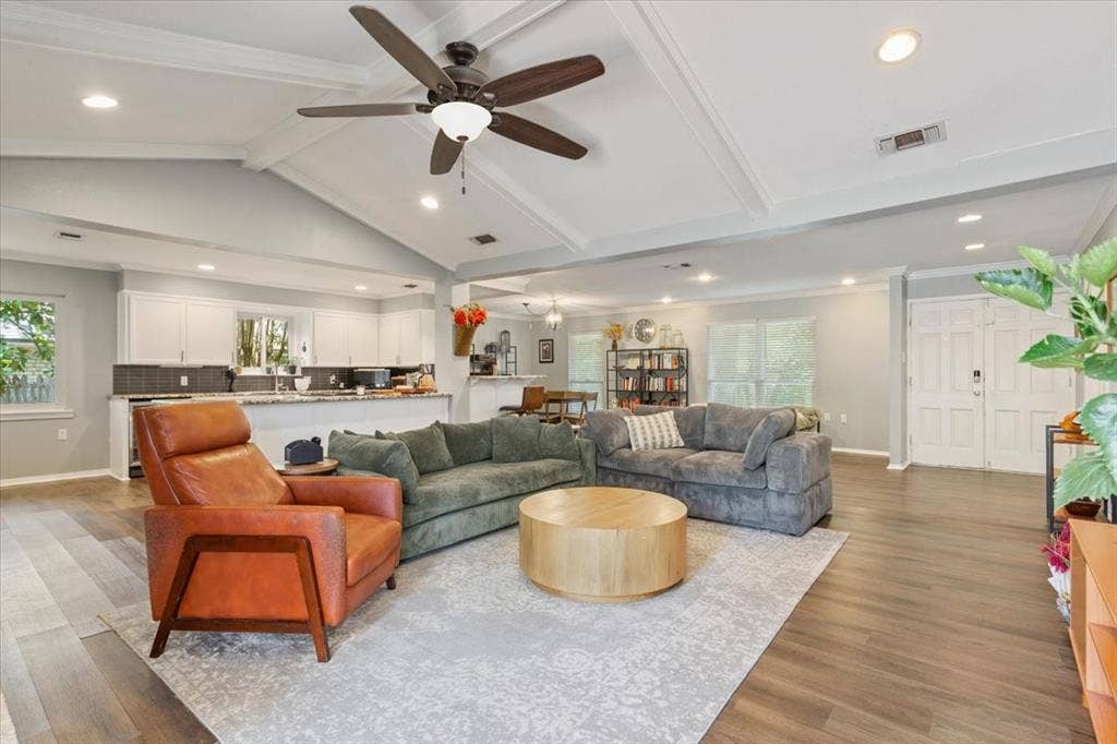 2649 Woodmont Circle, Waco, TX 76710 2649 Woodmont Circle, Waco, TX 76710