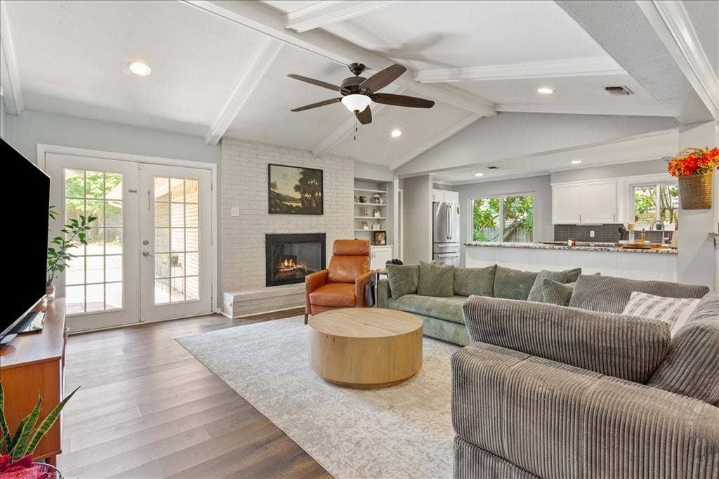 2649 Woodmont Circle, Waco, TX 76710 2649 Woodmont Circle, Waco, TX 76710