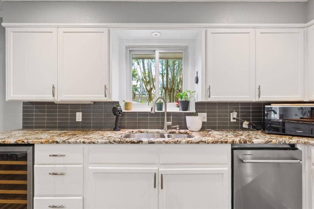 2649 Woodmont Circle, Waco, TX 76710 2649 Woodmont Circle, Waco, TX 76710