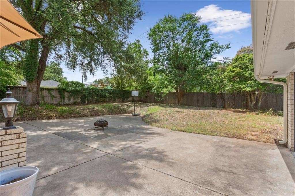 2649 Woodmont Circle, Waco, TX 76710 2649 Woodmont Circle, Waco, TX 76710