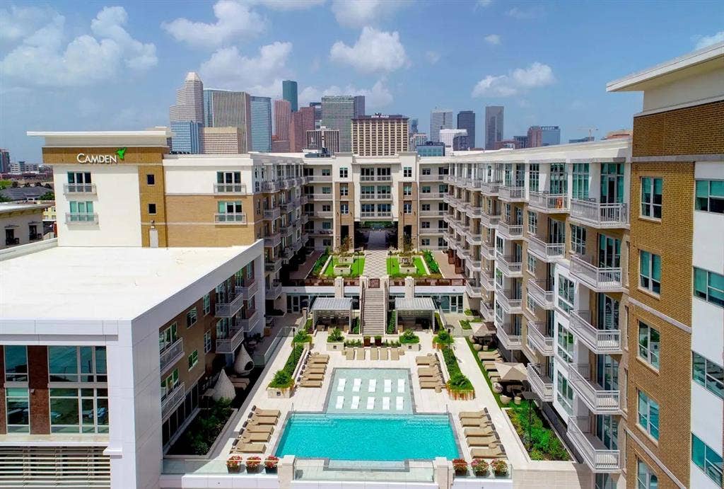 2727 Travis Street, #506, Houston, TX 77006 Move in by August 31 to receive up to 2 weeks FREE + $410 off!Restrictions apply; select apartment homes only. Contact us for details.