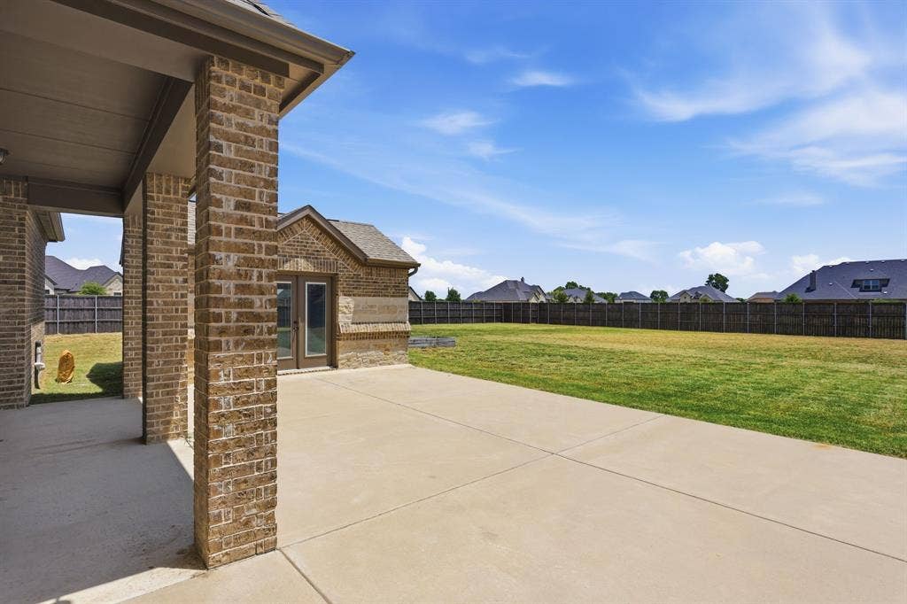 8260 Faithful Drive, Waxahachie, TX 75167 8260 Faithful Drive, Waxahachie, TX 75167