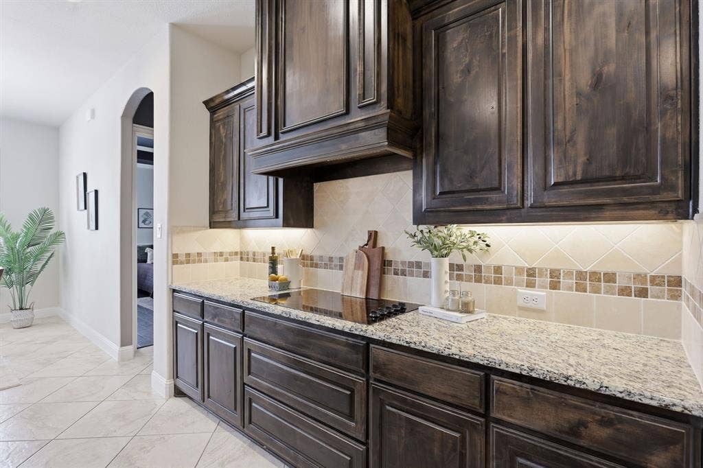 8260 Faithful Drive, Waxahachie, TX 75167 8260 Faithful Drive, Waxahachie, TX 75167