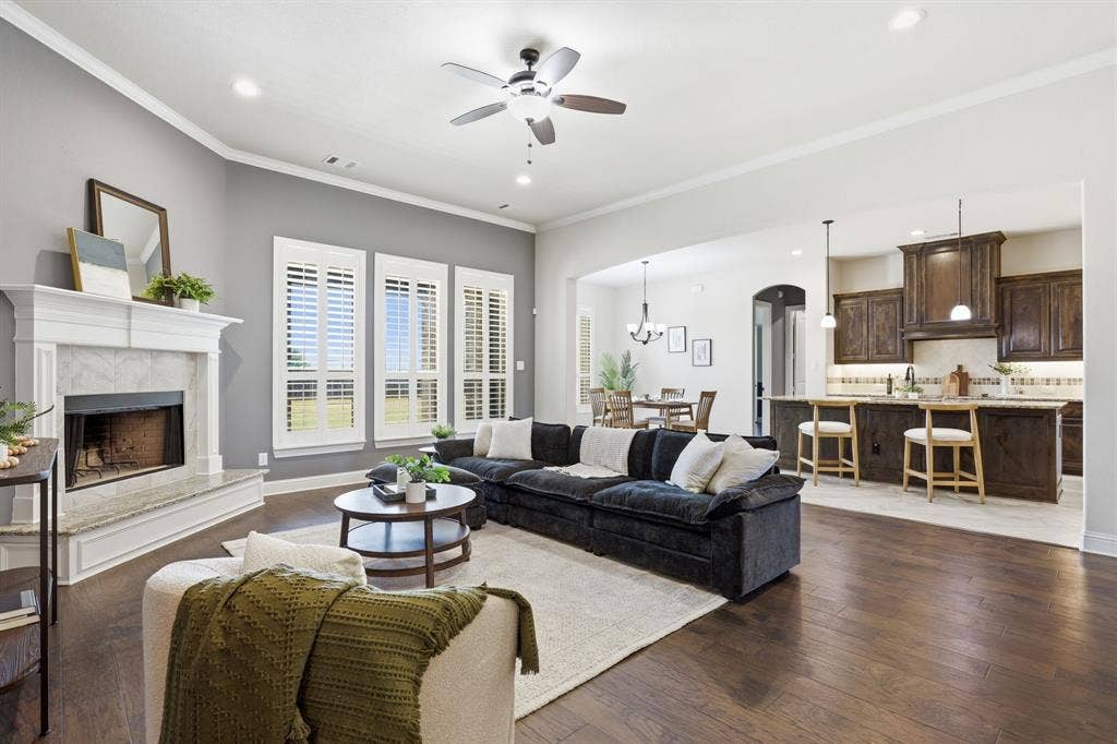 8260 Faithful Drive, Waxahachie, TX 75167 8260 Faithful Drive, Waxahachie, TX 75167